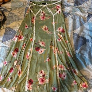 Forever 21 long floral skirt size Large